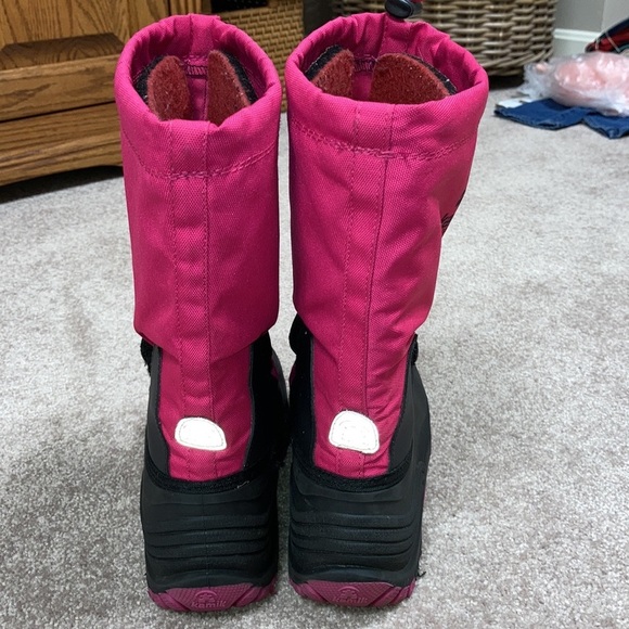 Kamik size 6 pink snow boots - Picture 3 of 8